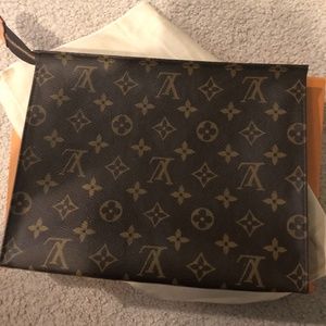 Louis Vuitton Monogram Toiletry 26